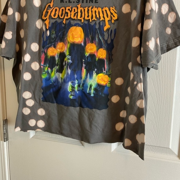 Goosebumps Bleach Dye Crop Tee Shirt in size X-Large - Picture 5 of 10